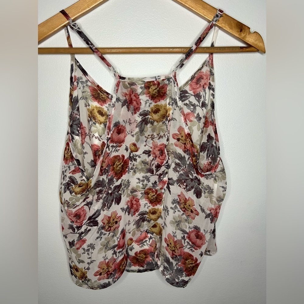 Very Cute Ambiance Apparel Floral Sheer Medium top - Picture 5 of 7